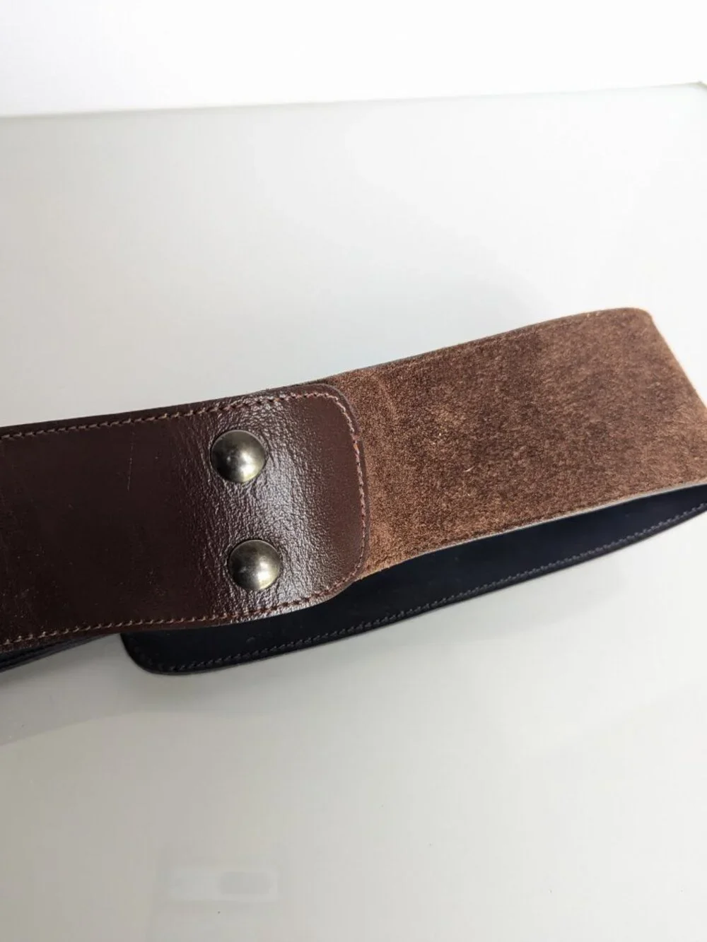 Saks Fifth Avenue Vintage Brown Suede And Leather Fashion Belt Snap Close